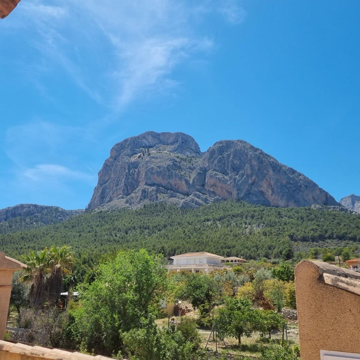 Chalet de 4 habitaciones en Polop en alquiler con piscina garaje - 3.000 € (Ref: 8059458)