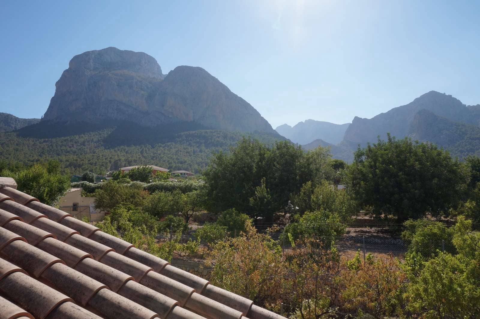 Chalet de 4 habitaciones en Polop en alquiler con piscina garaje - 3.000 € (Ref: 8059458)