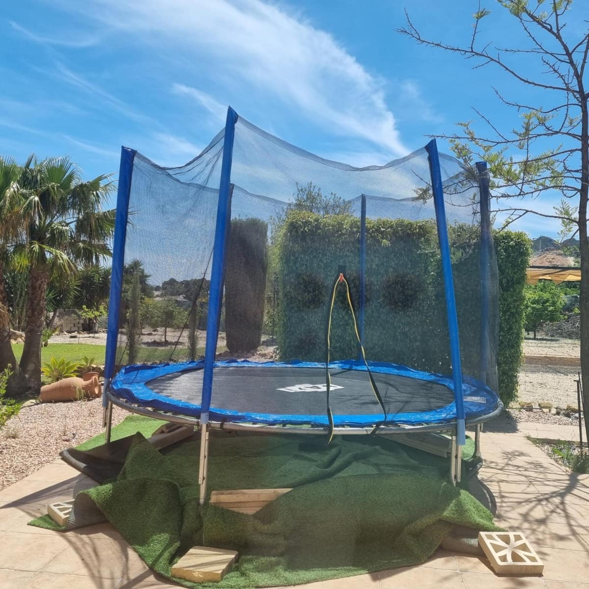 Chalet de 4 habitaciones en Polop en alquiler con piscina garaje - 3.000 € (Ref: 8059458)