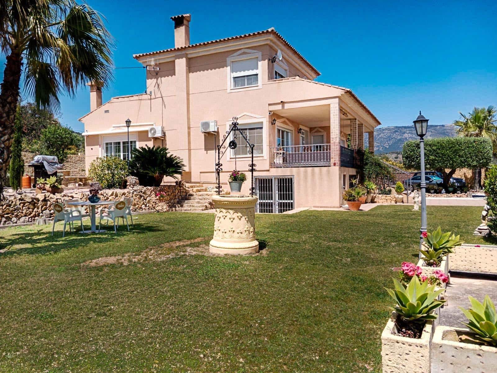 4 Zimmer Villa zu vermieten in Polop mit Pool Garage - 3.500 € (Ref: 8059458)