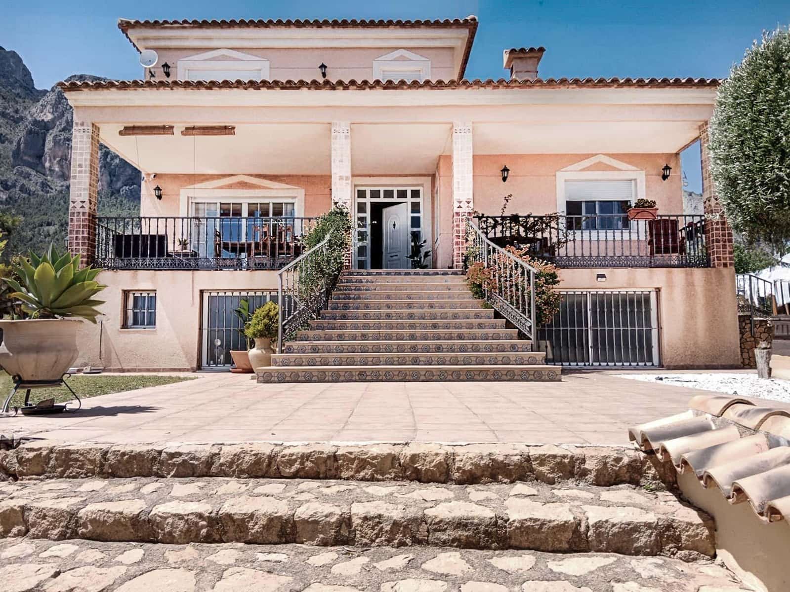 4 Zimmer Villa zu vermieten in Polop mit Pool Garage - 3.500 € (Ref: 8059458)