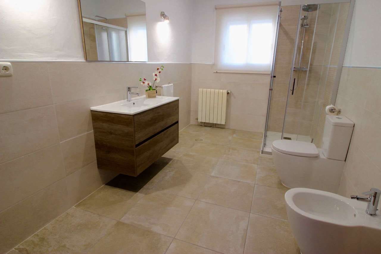 9 bedroom Villa for sale in Altea with garage - € 850,000 (Ref: 8059466)