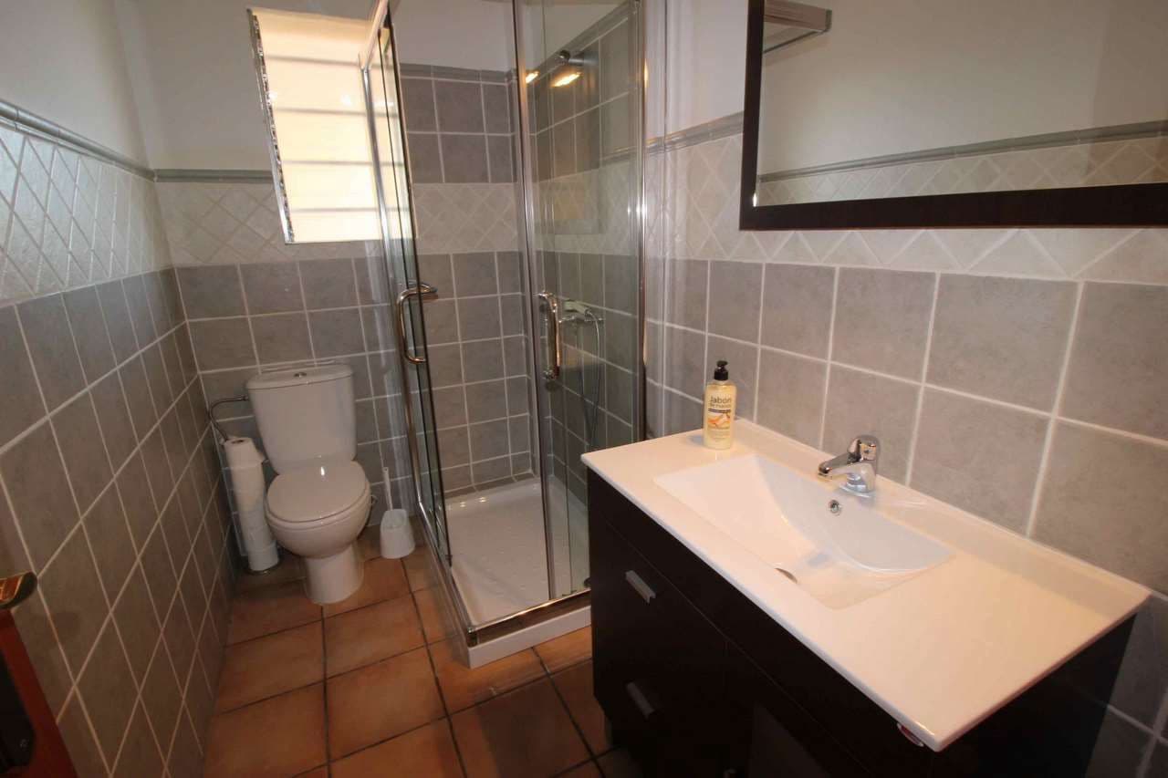 9 bedroom Villa for sale in Altea with garage - € 850,000 (Ref: 8059466)