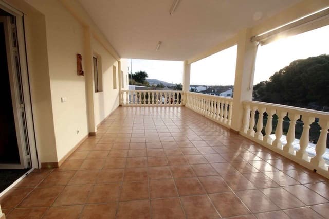 9 soverom Villa til salgs i Altea med garasje - € 850 000 (Ref: 8059466)