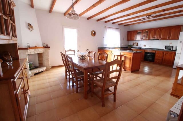 9 soverom Villa til salgs i Altea med garasje - € 850 000 (Ref: 8059466)