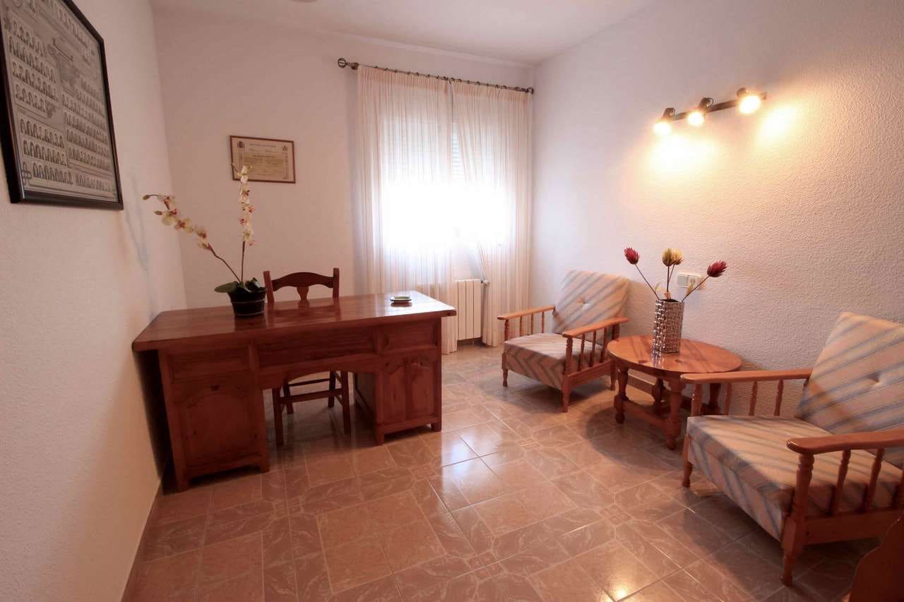 9 bedroom Villa for sale in Altea with garage - € 850,000 (Ref: 8059466)