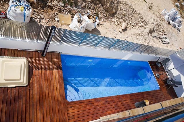 4 bedroom Villa for sale in La Nucia with pool garage - € 586,000 (Ref: 8059480)