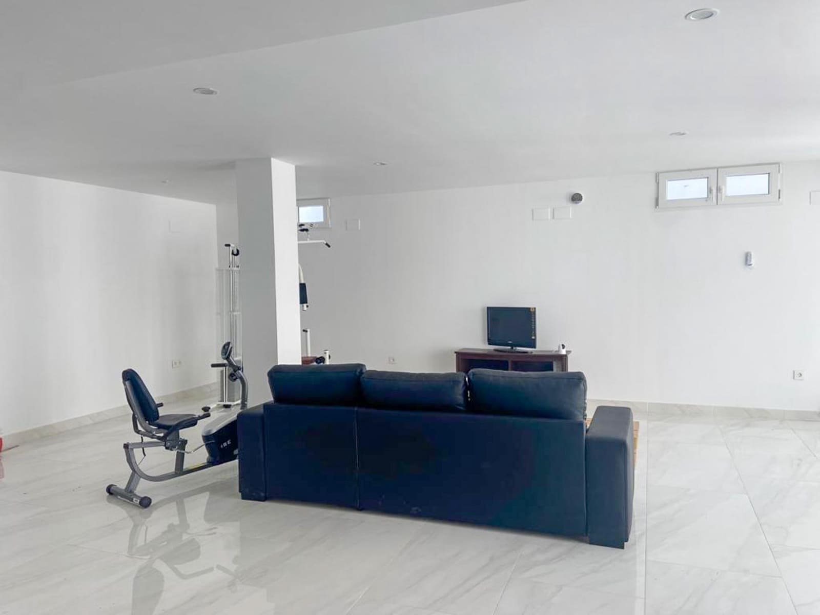 4 Zimmer Villa zu verkaufen in La Nucia mit Pool Garage - 586.000 € (Ref: 8059480)