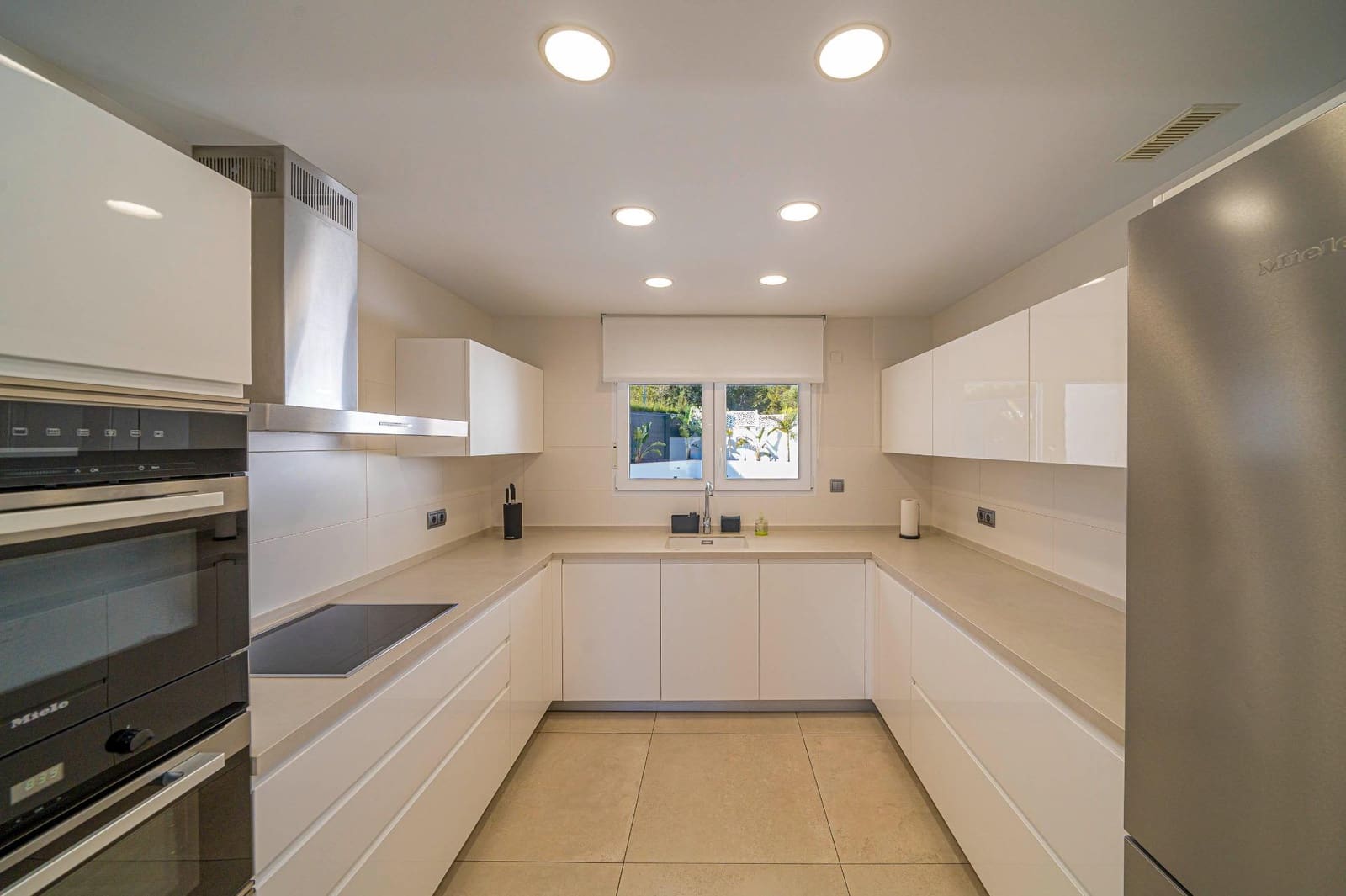 4 bedroom Villa for sale in Albir with pool garage - € 975,000 (Ref: 8059482)