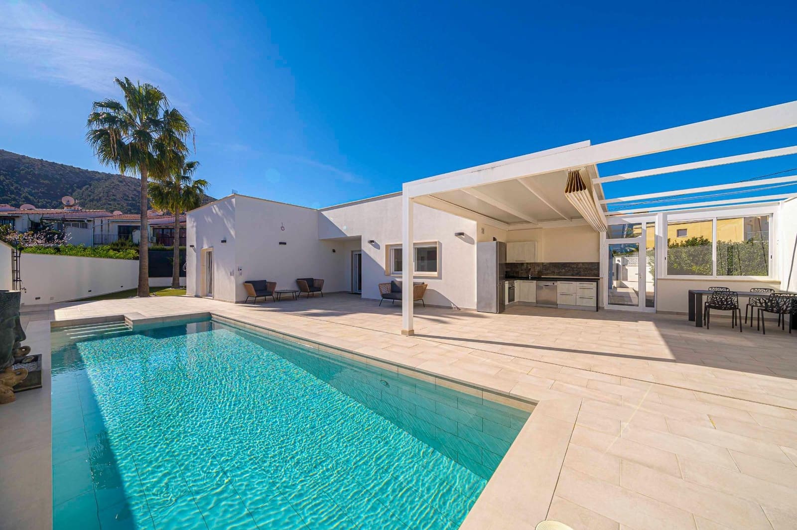 4 bedroom Villa for sale in Albir with pool garage - € 975,000 (Ref: 8059482)