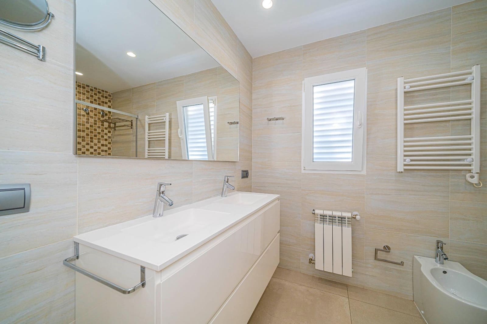 4 bedroom Villa for sale in Albir with pool garage - € 975,000 (Ref: 8059482)