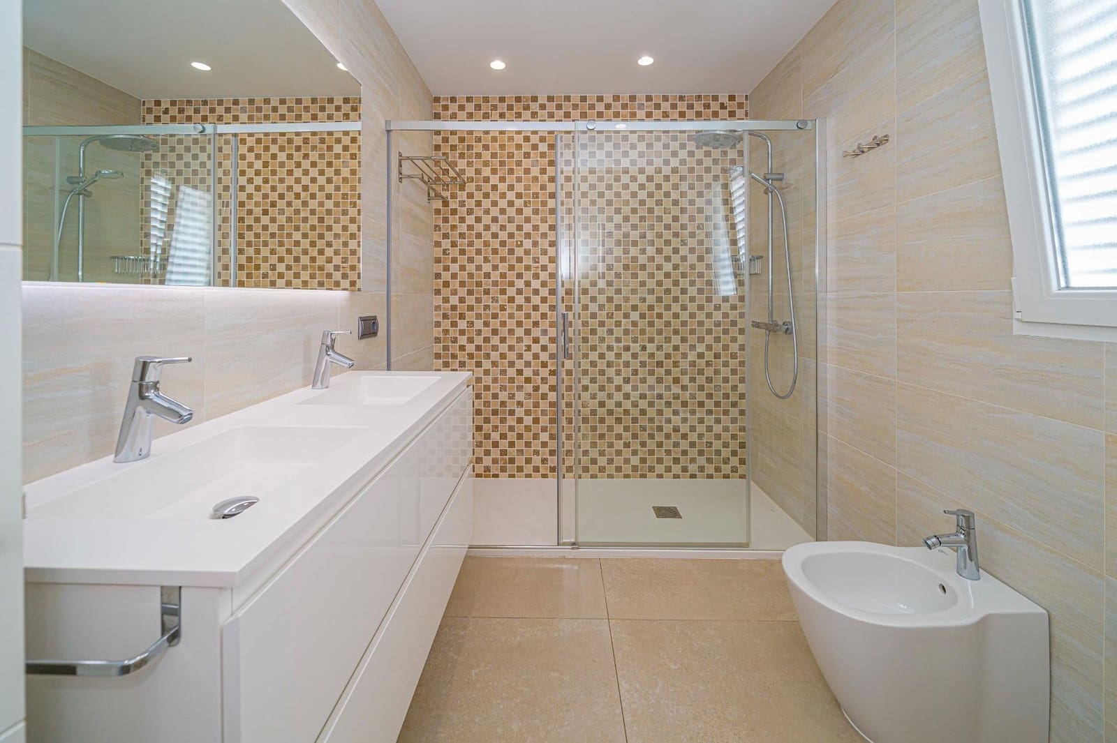 4 bedroom Villa for sale in Albir with pool garage - € 975,000 (Ref: 8059482)