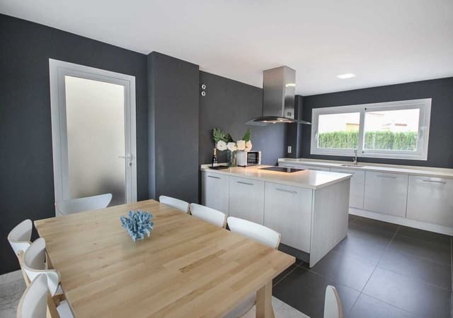 4 Zimmer Villa zu verkaufen in Albir, Alfaz del Pi / L'Alfàs del Pi mit Pool Garage - 950.000 € (Ref: 8059483)