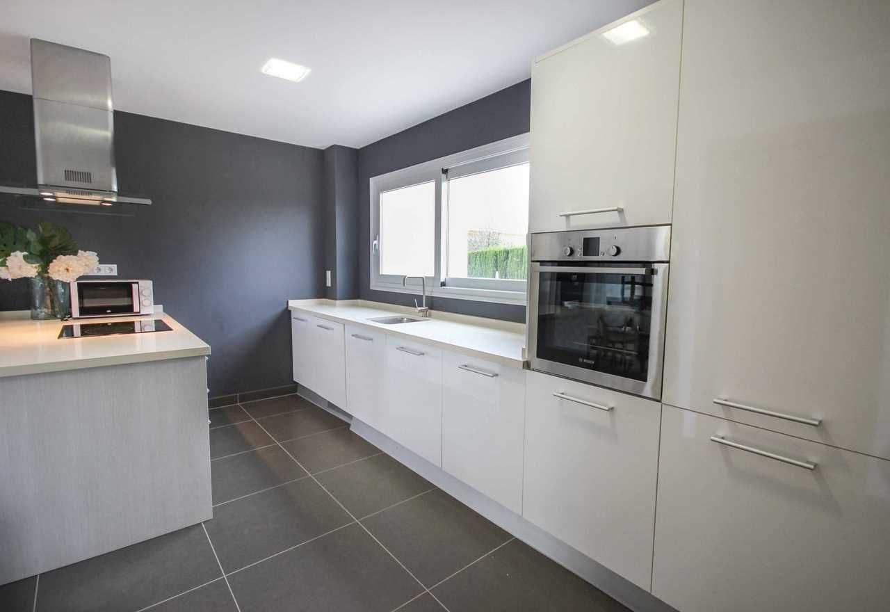 4 Zimmer Villa zu verkaufen in Albir mit Pool Garage - 950.000 € (Ref: 8059483)