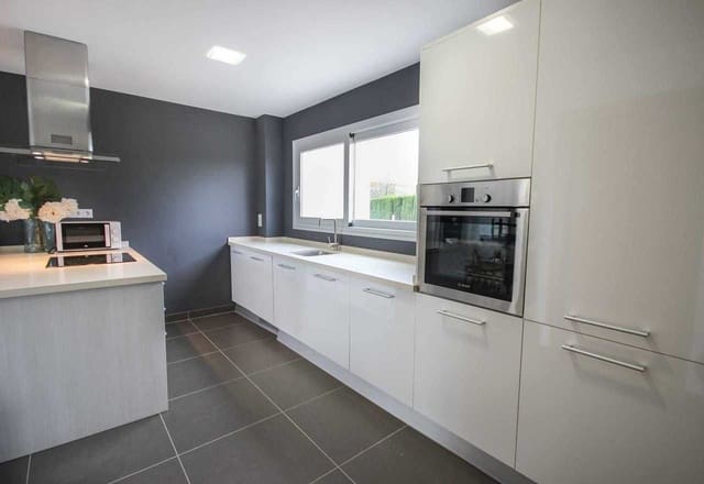 4 Zimmer Villa zu verkaufen in Albir, Alfaz del Pi / L'Alfàs del Pi mit Pool Garage - 950.000 € (Ref: 8059483)