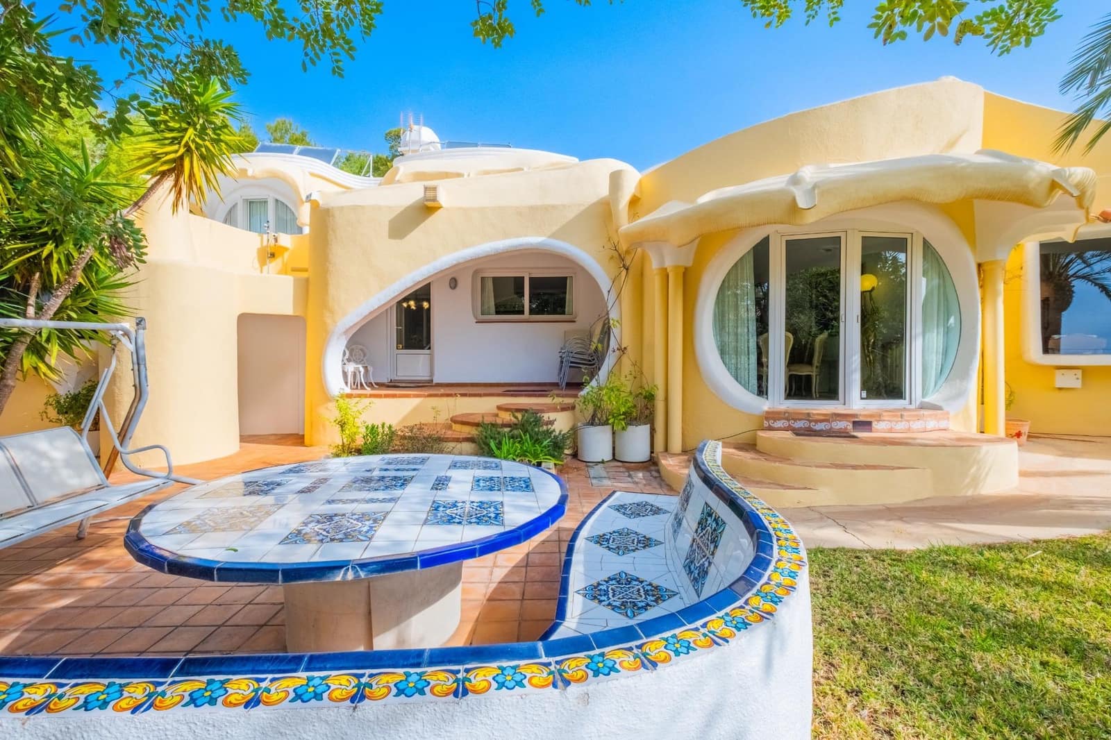 5 bedroom Villa for sale in Altea with pool garage - € 900,000 (Ref: 8059505)