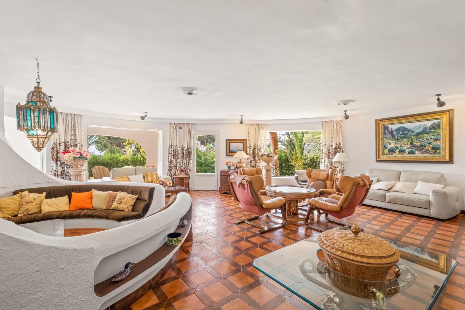 5 bedroom Villa for sale in Altea with pool garage - € 900,000 (Ref: 8059505)