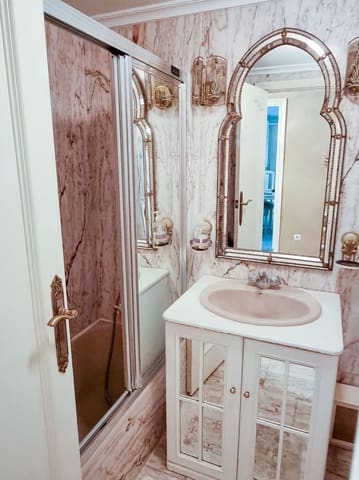 4 soverom Leilighet til salgs i Benidorm med svømmebasseng garasje - € 1 000 000 (Ref: 8059532)