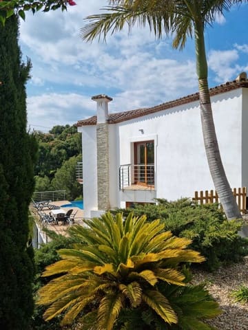 7 soverom Villa til salgs i Altea med svømmebasseng garasje - € 1 990 000 (Ref: 8059543)