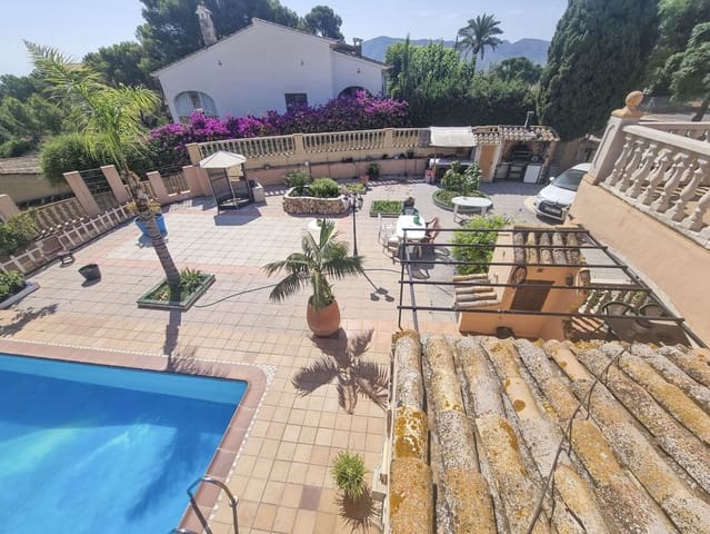 Chalet de 3 habitaciones en Alfaz del Pi / L'Alfàs del Pi en venta con piscina garaje - 430.000 € (Ref: 8059580)