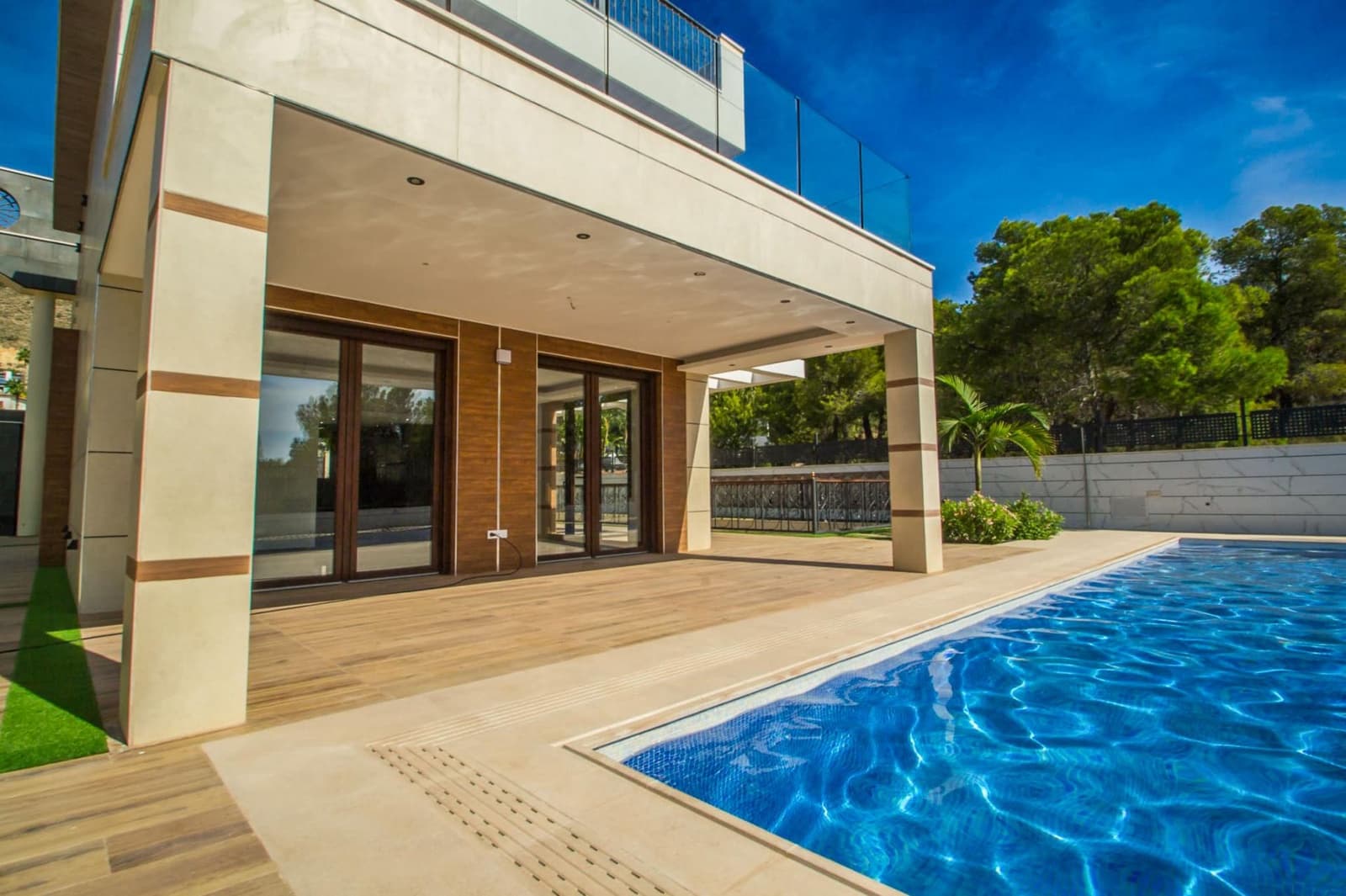 Chalet de 3 habitaciones en Finestrat en venta con piscina garaje - 800.000 € (Ref: 8059594)