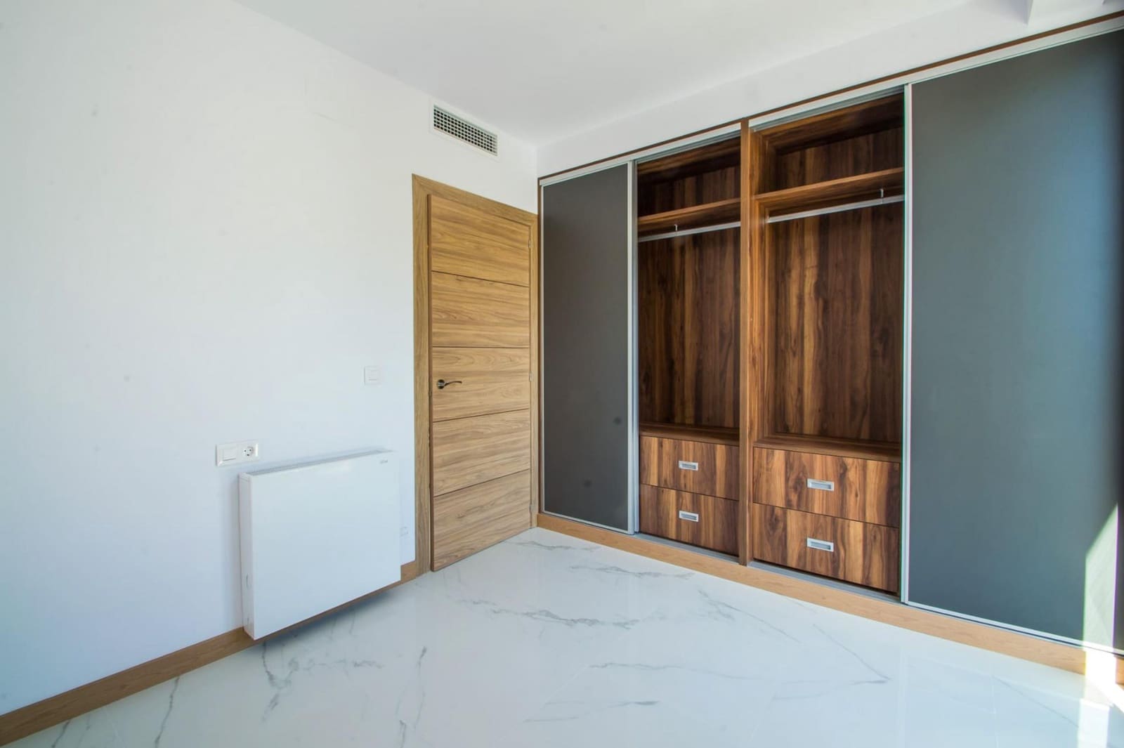 Chalet de 3 habitaciones en Finestrat en venta con piscina garaje - 800.000 € (Ref: 8059594)