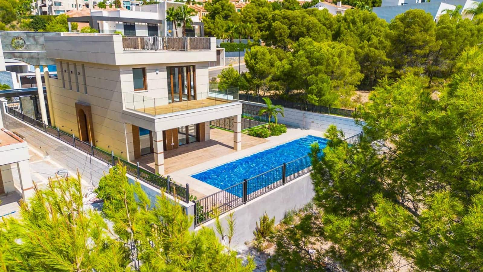 Chalet de 3 habitaciones en Finestrat en venta con piscina garaje - 800.000 € (Ref: 8059594)