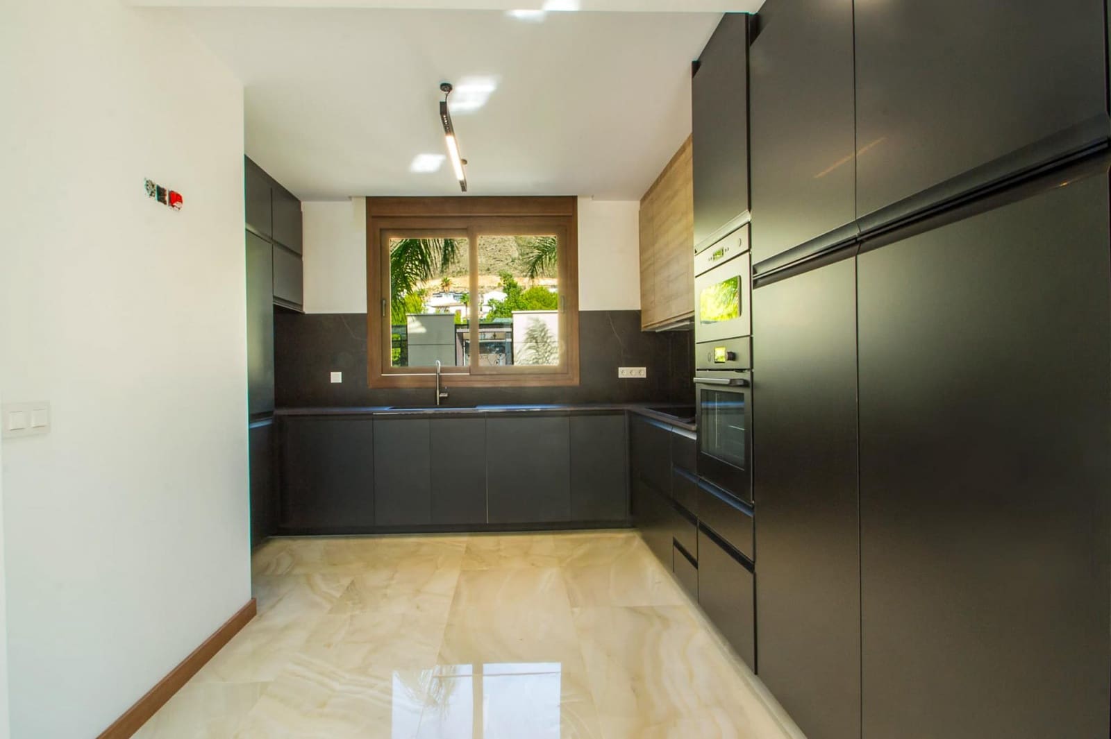 Chalet de 3 habitaciones en Finestrat en venta con piscina garaje - 800.000 € (Ref: 8059594)