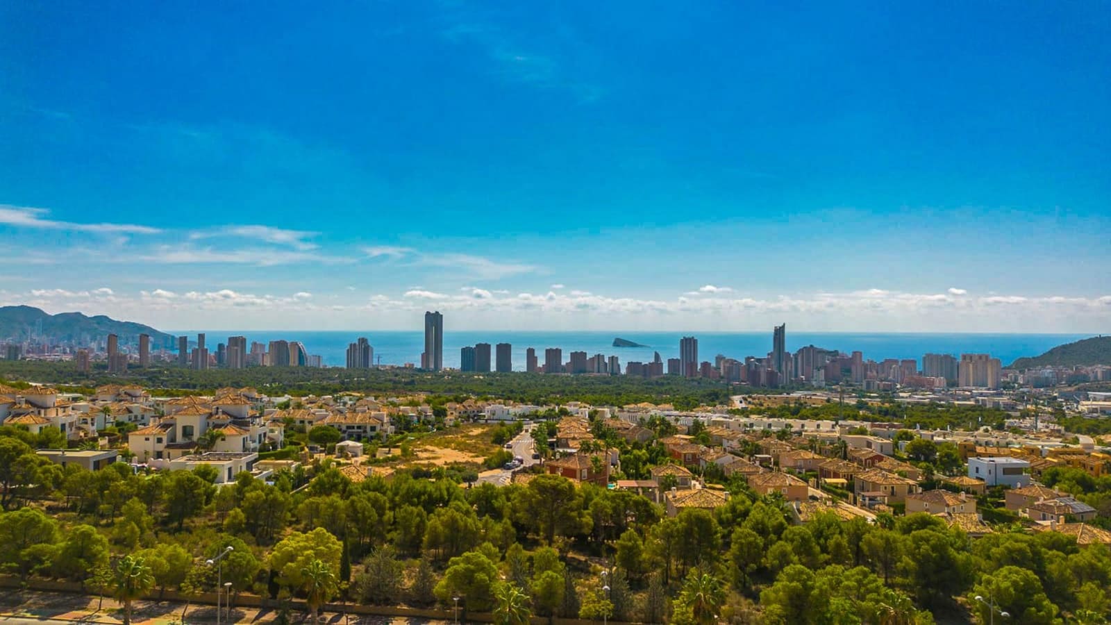 Chalet de 3 habitaciones en Finestrat en venta con piscina garaje - 800.000 € (Ref: 8059594)