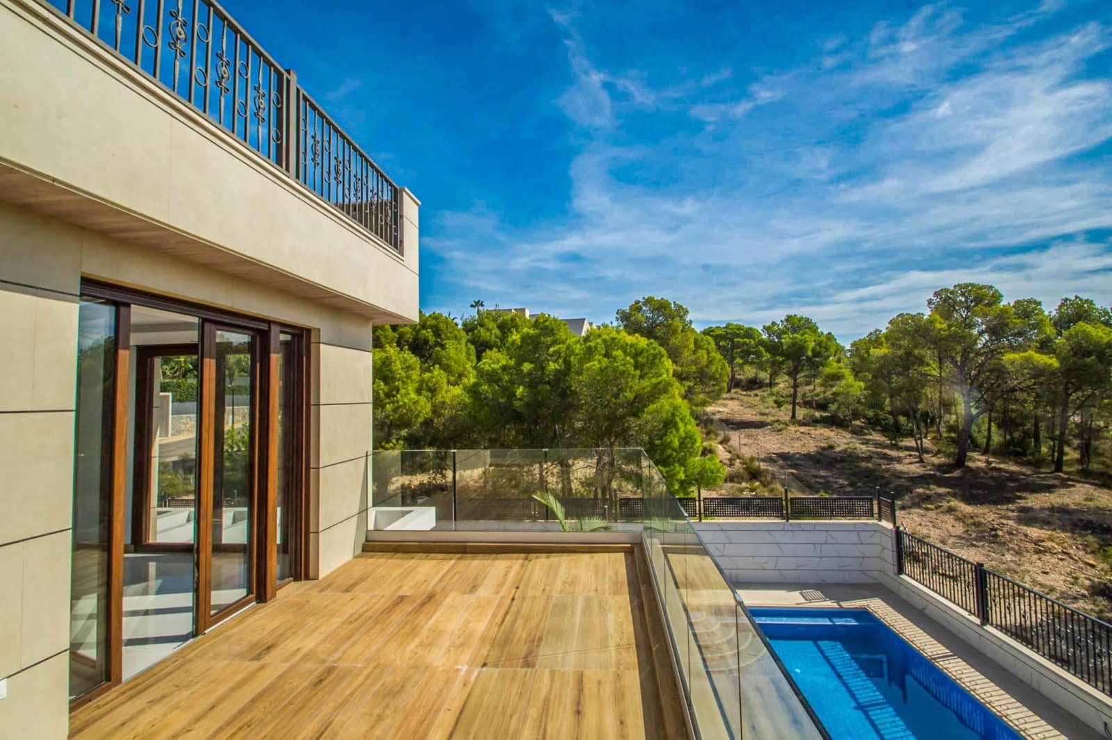 Chalet de 3 habitaciones en Finestrat en venta con piscina garaje - 800.000 € (Ref: 8059594)