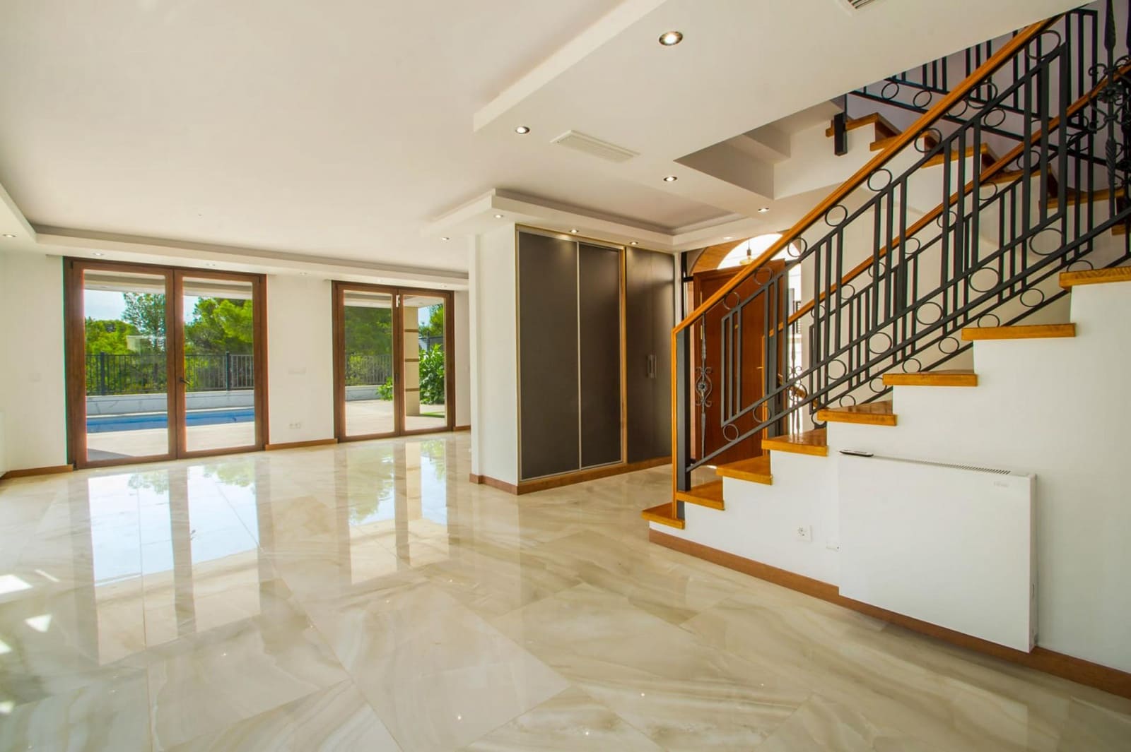 Chalet de 3 habitaciones en Finestrat en venta con piscina garaje - 800.000 € (Ref: 8059594)