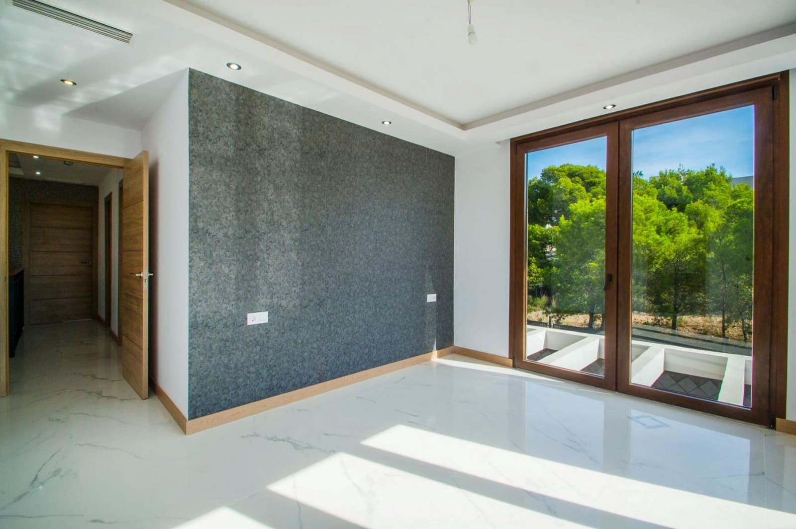 Chalet de 3 habitaciones en Finestrat en venta con piscina garaje - 800.000 € (Ref: 8059594)