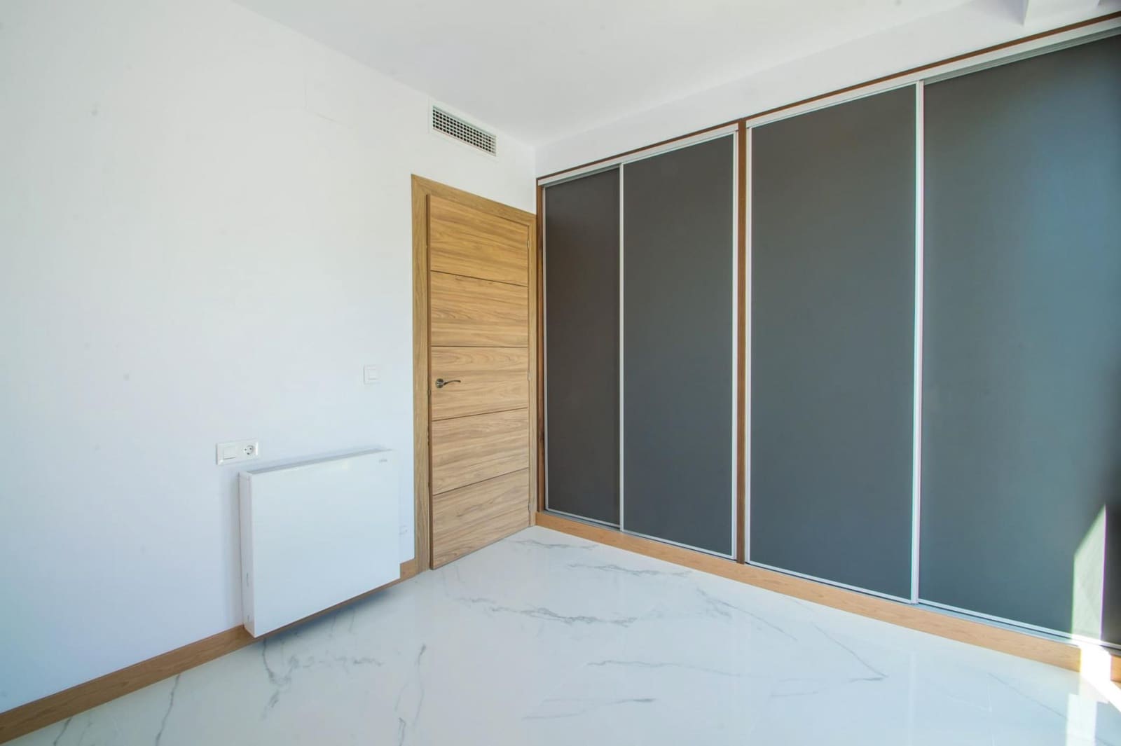 Chalet de 3 habitaciones en Finestrat en venta con piscina garaje - 800.000 € (Ref: 8059594)