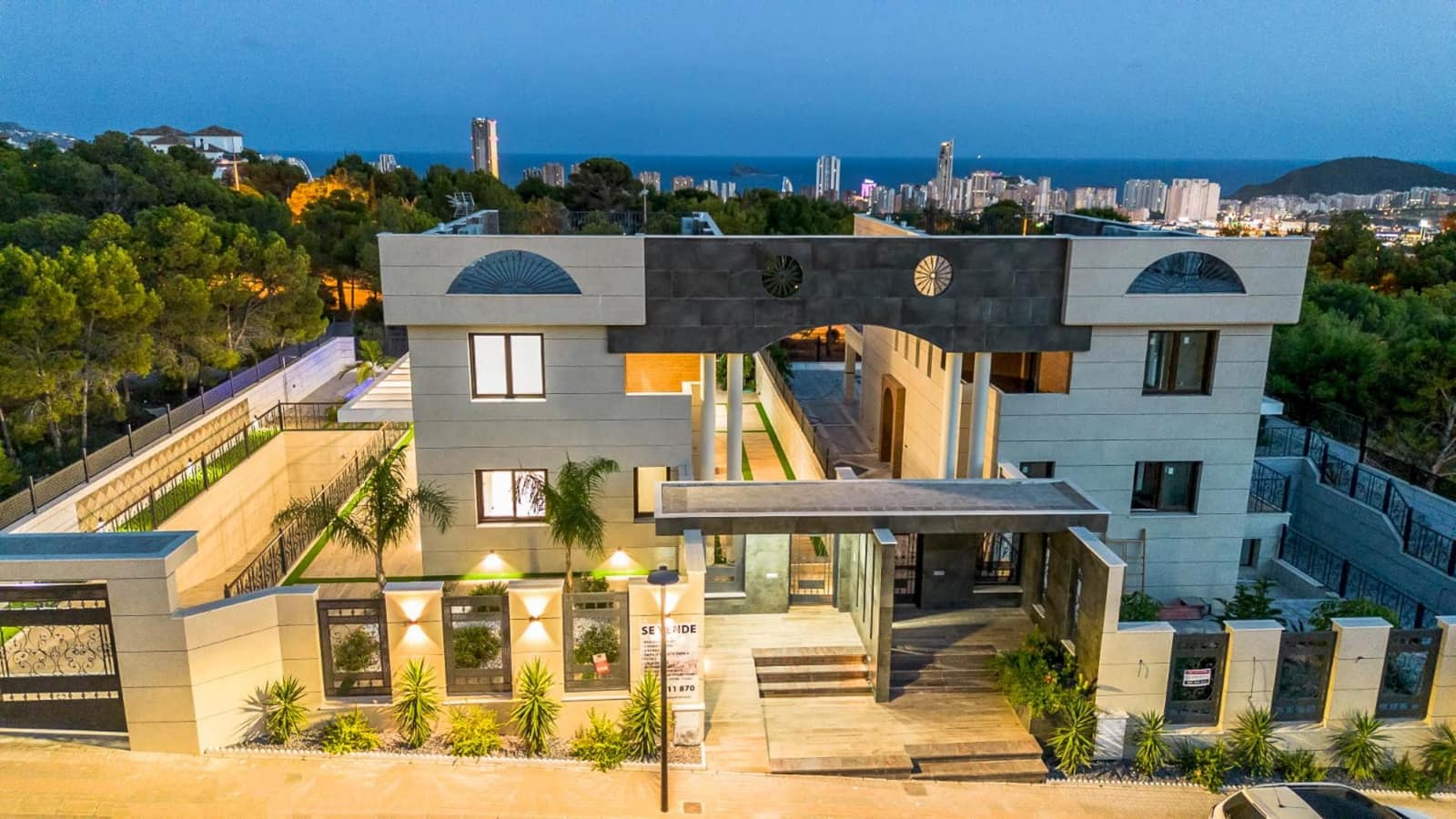 Chalet de 3 habitaciones en Finestrat en venta con piscina garaje - 800.000 € (Ref: 8059594)