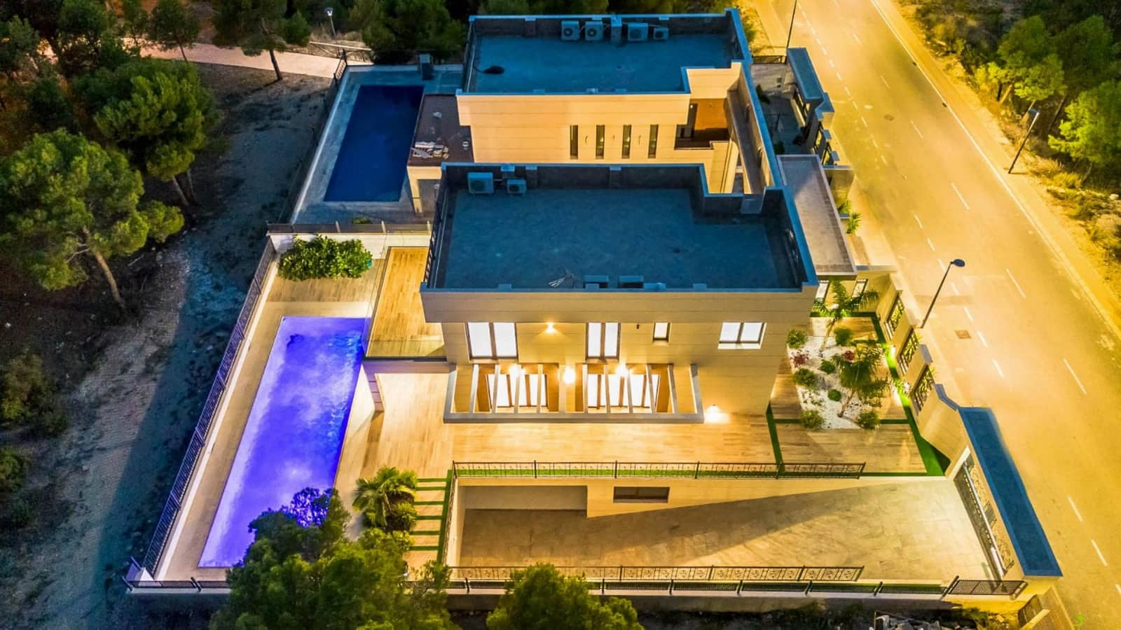 Chalet de 3 habitaciones en Finestrat en venta con piscina garaje - 800.000 € (Ref: 8059594)