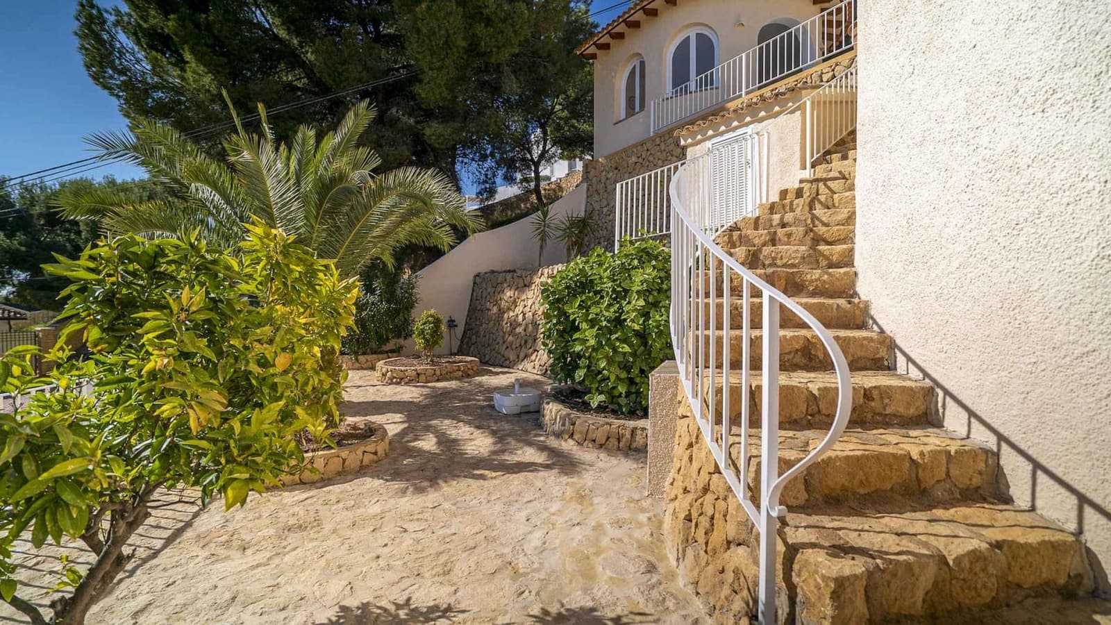 5 bedroom Villa for sale in Alfaz del Pi / L'Alfas del Pi with garage - € 945,000 (Ref: 8059617)
