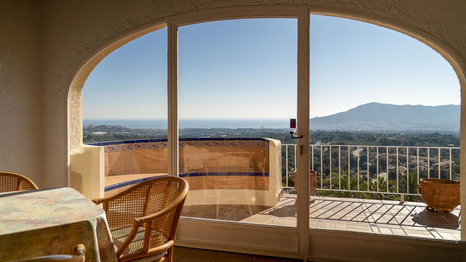 5 bedroom Villa for sale in Alfaz del Pi / L'Alfas del Pi with garage - € 945,000 (Ref: 8059617)