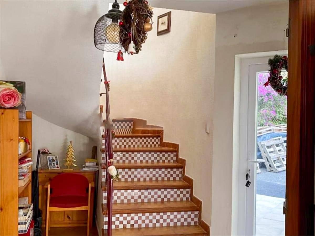 4 bedroom Villa for sale in Altea with pool - € 595,000 (Ref: 8140780)