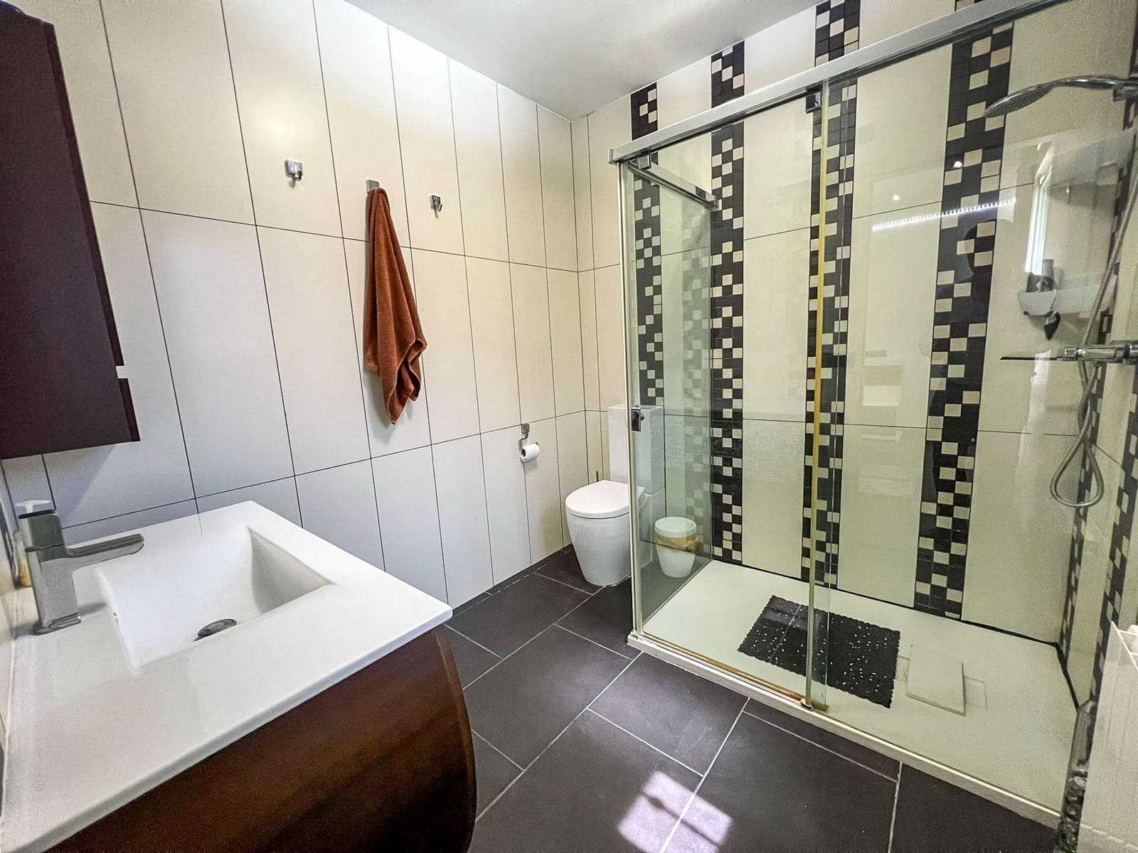 16 bedroom Villa for sale in Albir with pool - € 1,250,000 (Ref: 8331733)