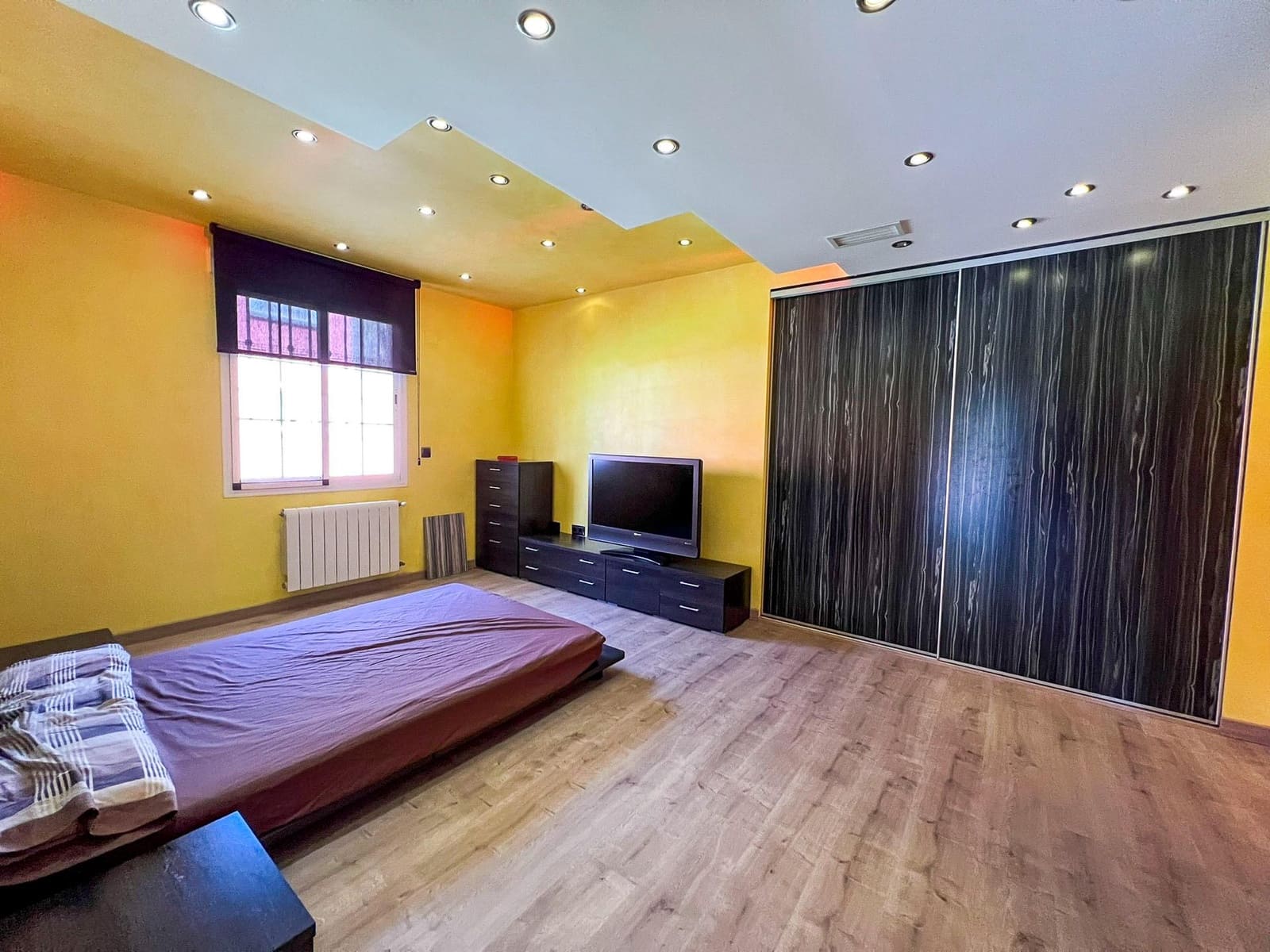 16 bedroom Villa for sale in Albir with pool - € 1,250,000 (Ref: 8331733)