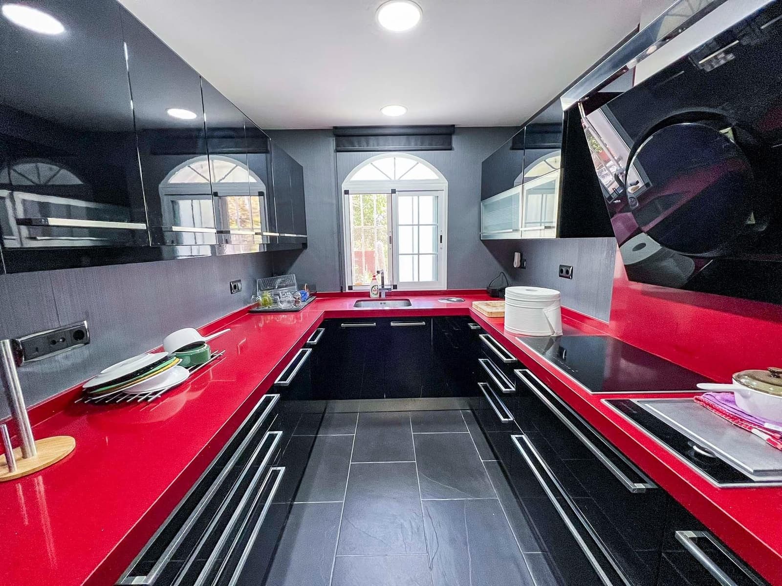 16 bedroom Villa for sale in Albir with pool - € 1,250,000 (Ref: 8331733)