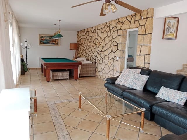 Chalet de 4 habitaciones en Alfaz del Pi / L'Alfàs del Pi en venta con piscina - 1.350.000 € (Ref: 8403285)