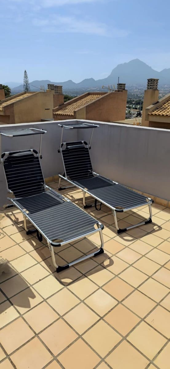 3 slaapkamer Rijtjeshuis te huur in Albir met zwembad garage - € 1.500 (Ref: 8434465)