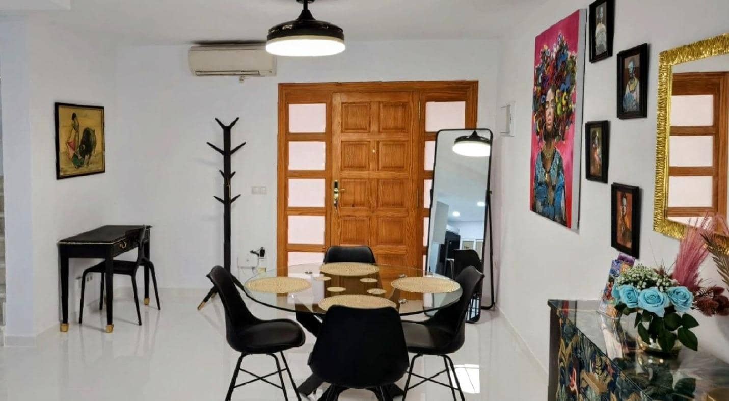 3 slaapkamer Rijtjeshuis te huur in Albir met zwembad garage - € 1.500 (Ref: 8434465)