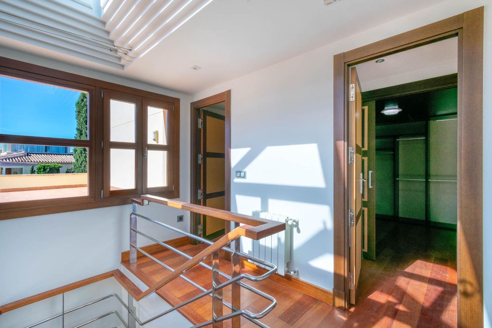 4 bedroom Villa for sale in Albir with pool garage - € 1,650,000 (Ref: 8536556)