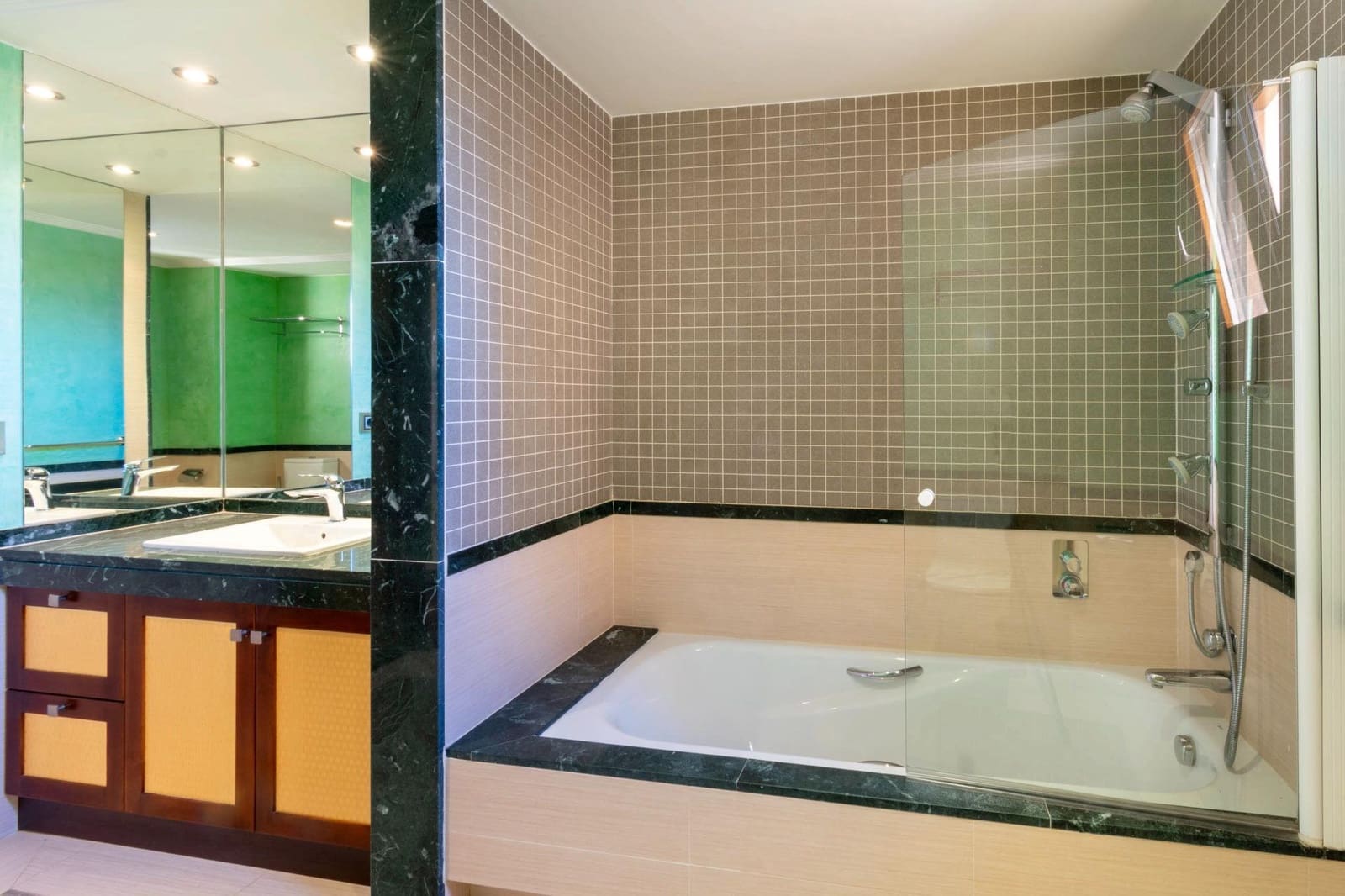 4 bedroom Villa for sale in Albir with pool garage - € 1,650,000 (Ref: 8536556)