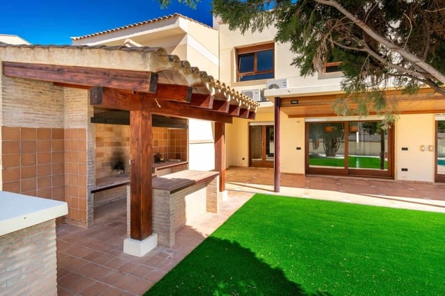 Chalet de 4 habitaciones en Albir, Alfaz del Pi / L'Alfàs del Pi en venta con piscina garaje - 1.650.000 € (Ref: 8536556)