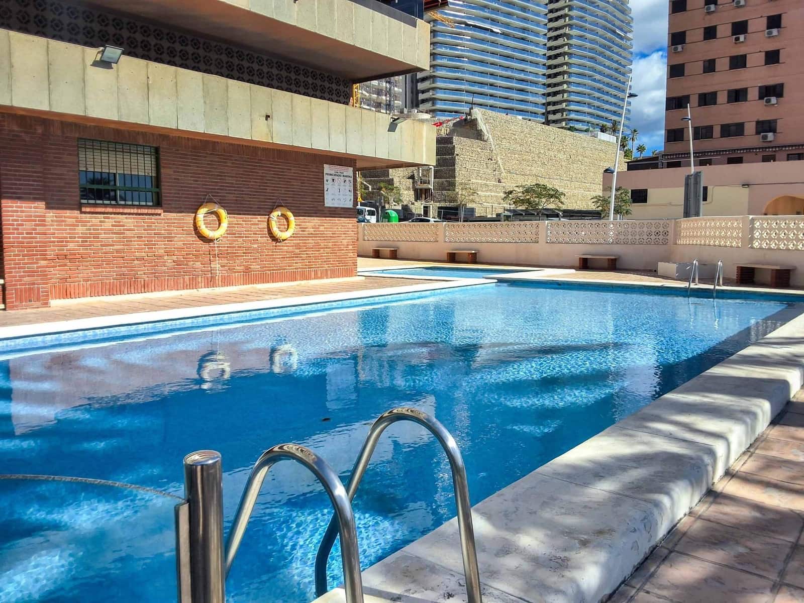 2 bedroom Apartment for sale in Benidorm with pool garage - € 790,000 (Ref: 8570520)
