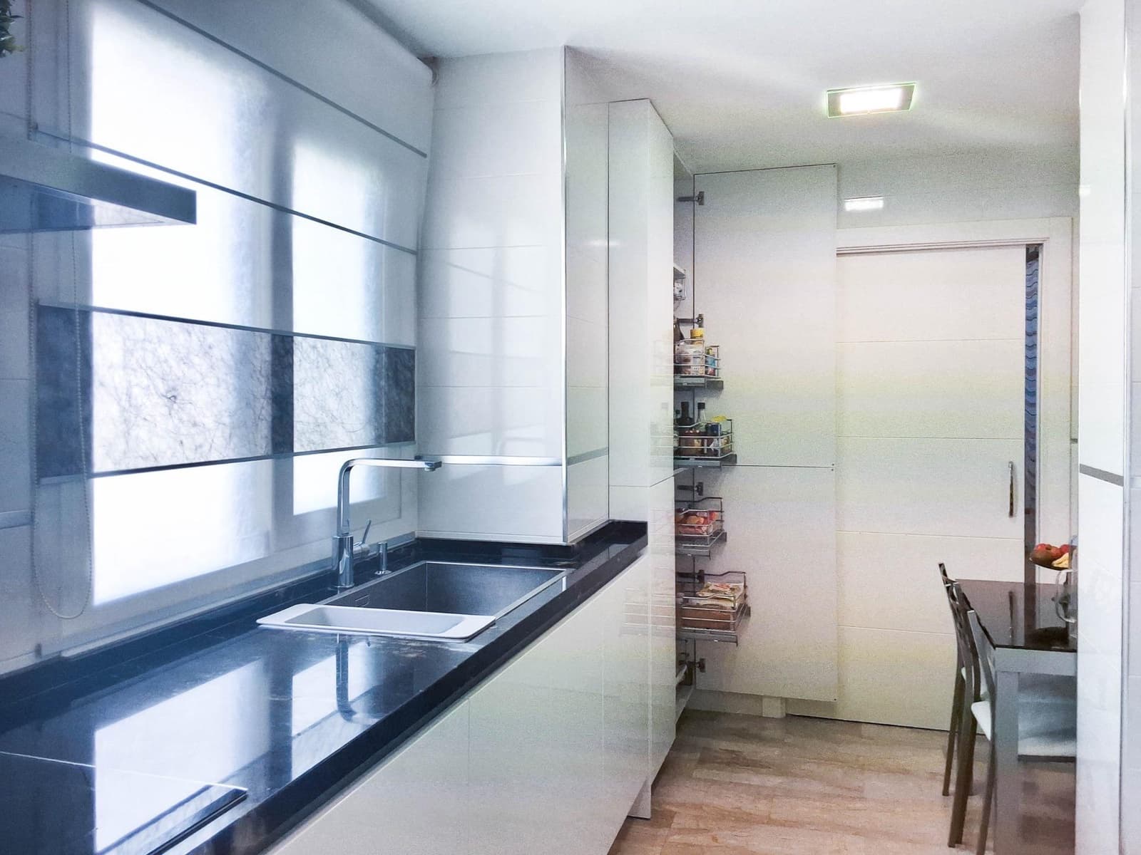 2 bedroom Apartment for sale in Benidorm with pool garage - € 790,000 (Ref: 8570520)