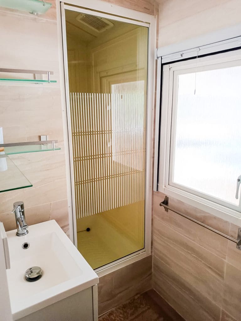 2 bedroom Villa for rent in Benidorm with garage - € 1,800 (Ref: 8580260)